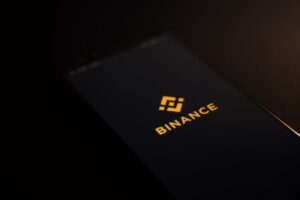 Binance Massive Layoff: Over 1,000 Employees Fired